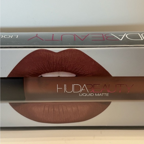Huda Beauty Brown Matte Lipstick color GIRLFRIEND NIB - Picture 2 of 8